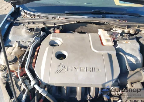 2012 Ford Fusion Hybrid z USA, uszkodzony, nr VIN 3FADP0L35CR179651